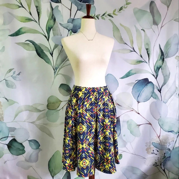 LULAROE | Madison Skirt in Blue & Yellow Geo sz XS - Picture 1 of 6